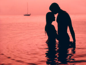 beach-love-couple-silhouette beach love couple silhouette