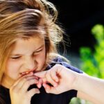 Ayuda para niños como evitar que se muerdan las uñas 4 niños que se muerden las uñas