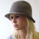 Tendencias en peinados ¿Y por qué no usar un lindo sombrero? 3 estilos de peinados