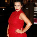 kim kardashian con ropa ajustada