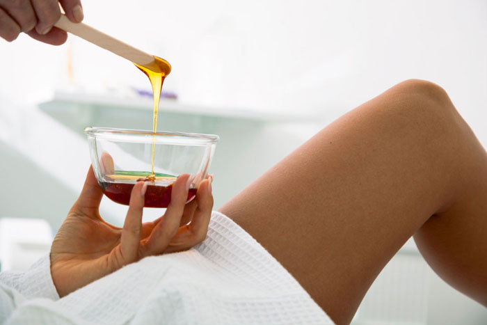 Depilación intima - Riesgos a tener en cuenta 6 Woman About to Receive a Waxing Treatment