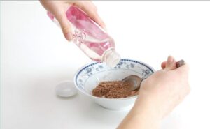Cómo aclarar las axilas oscuras 13 mascarilla de sandalo y agua de rosas
